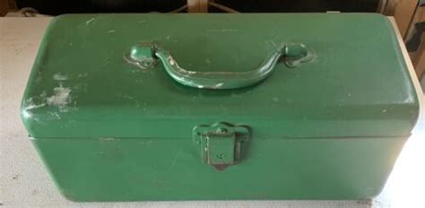 Vintage OUTING ELKHART Metal Tackle Box Tool Box Green 